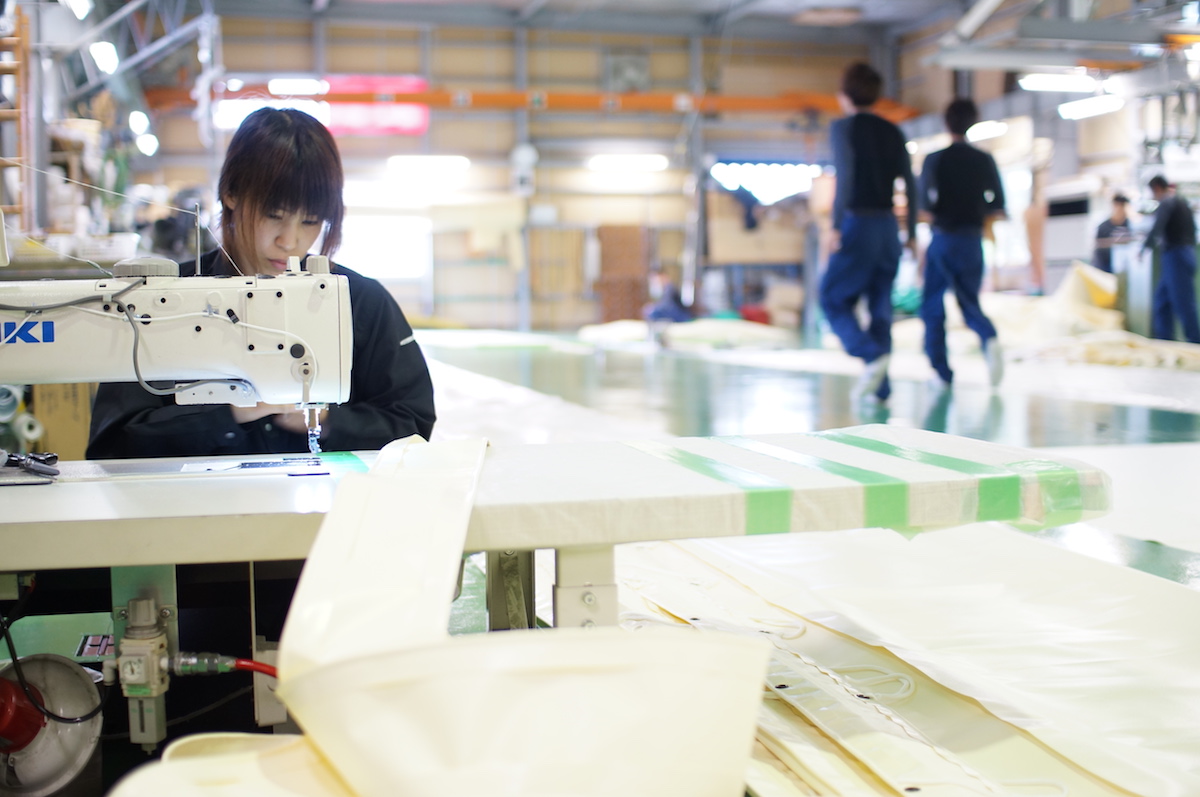 縫製工場作業風景